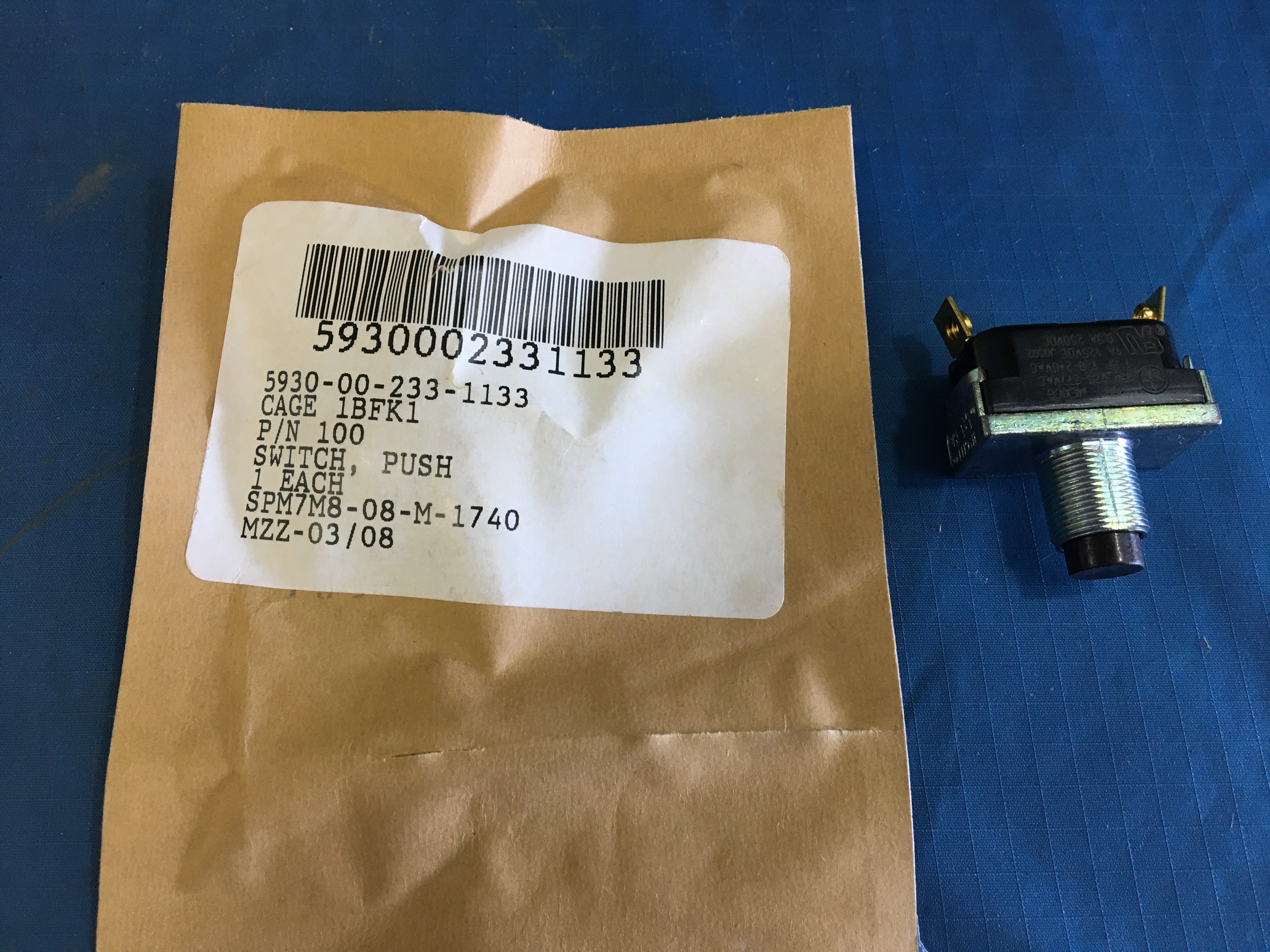 Mcgill Manufacturing 100 Push Switch NSN:5930-00-233-1133