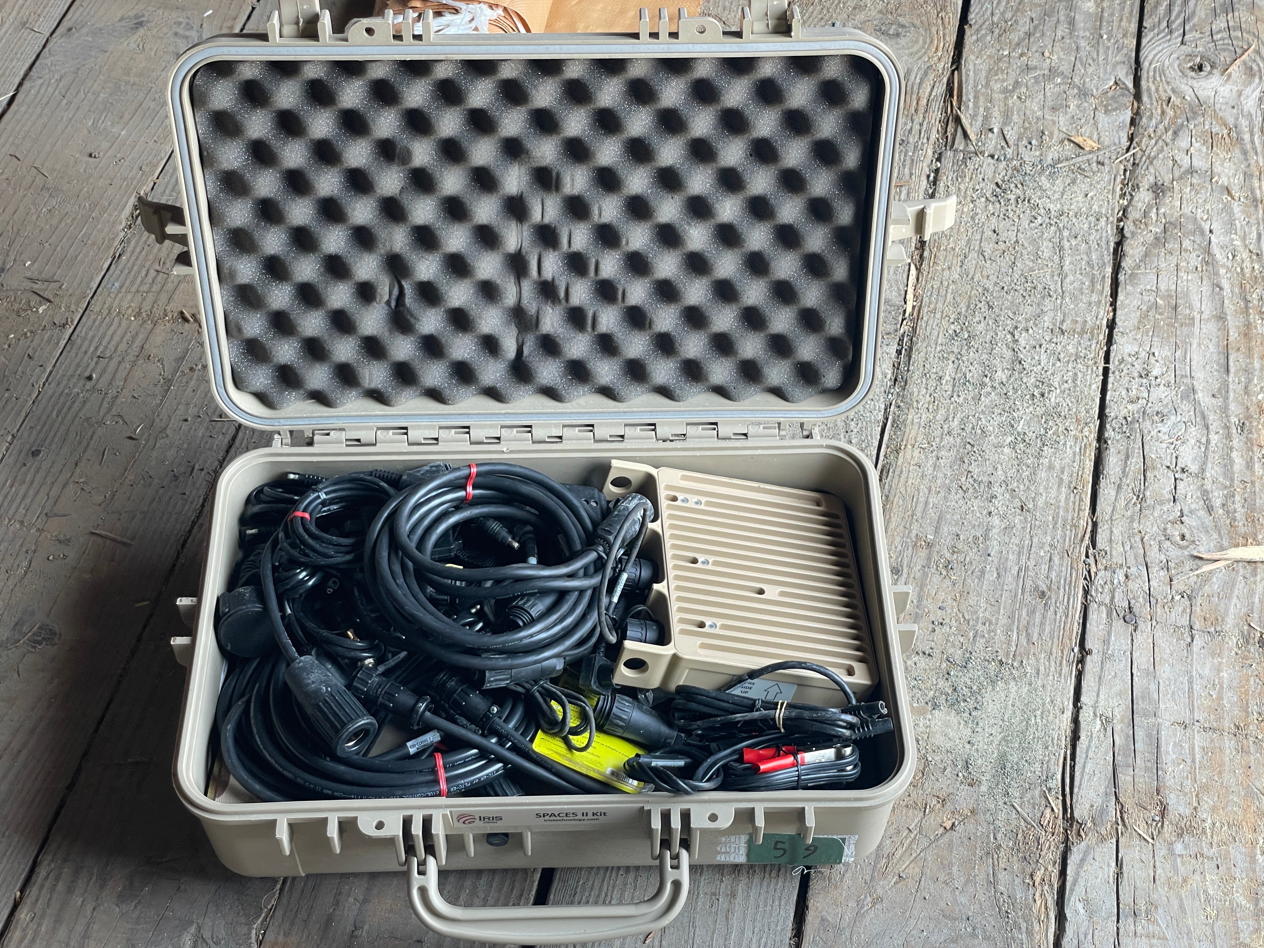 米軍　実物　IRIS SOLAR PANEL ソーラーシステム　3C 送料無料 米軍 実物 IRIS SOLAR PANEL ソーラーシステム 3C 送料無料