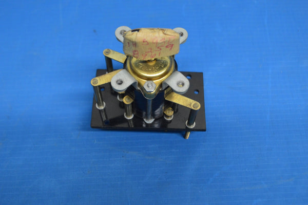 Arrow H&H Rotary Switch Bakelite 10A 125V P/N OA1251V NSN 5930-00-259-8961