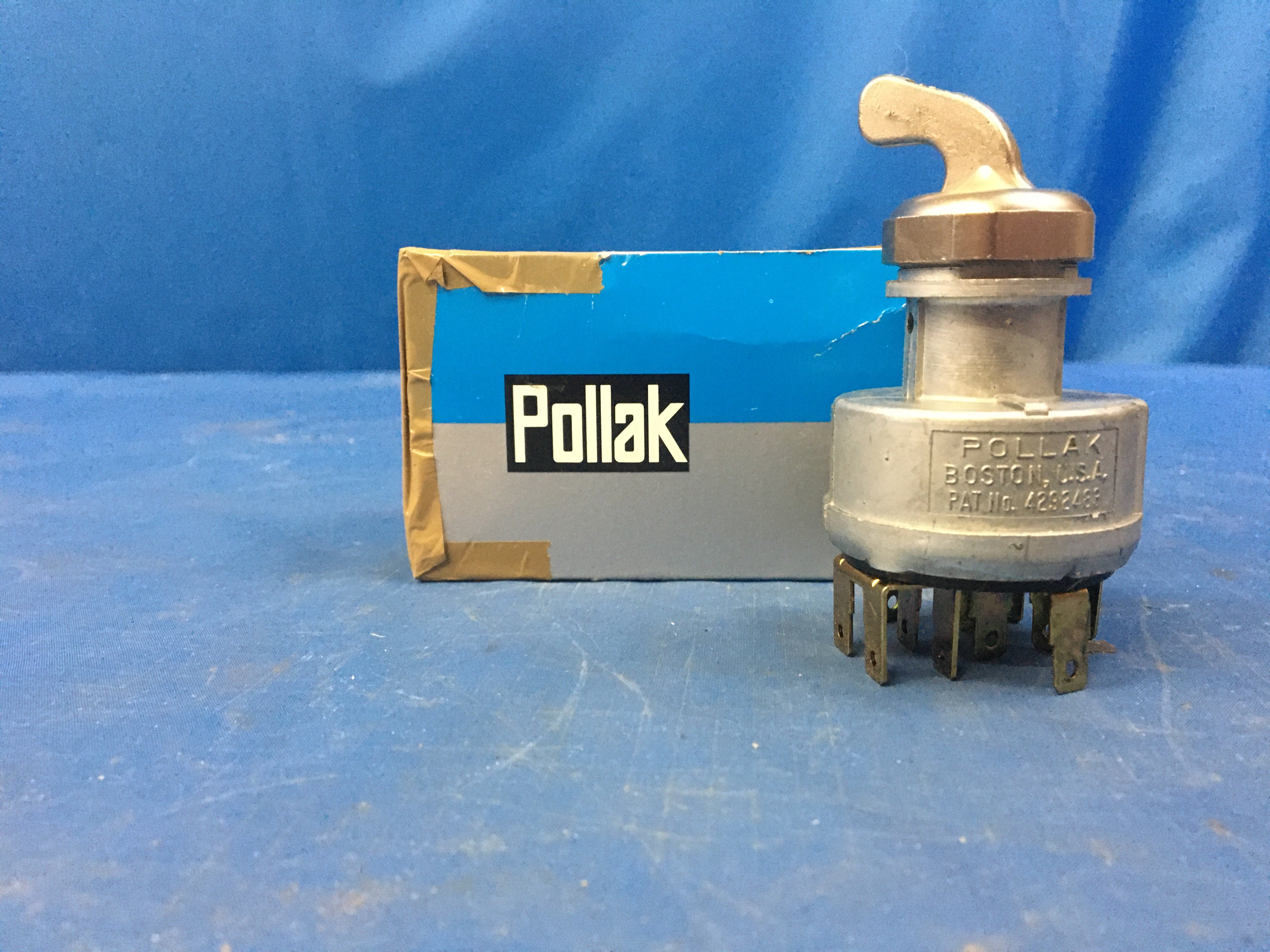 Pollak 2-Position Ignition Rotary Switch,On-Off P/N:31-291 NSN:5930-01-336-3013