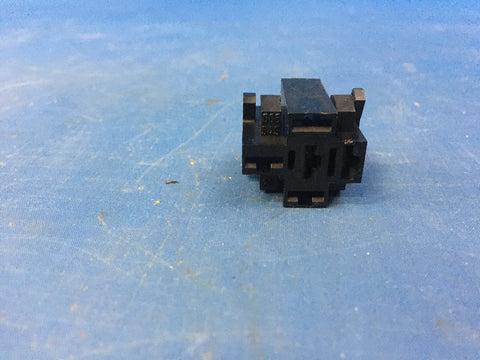 Daimler 006-545-07-28 Electrical Plug Connector Body NSN:5935-01-296-8744