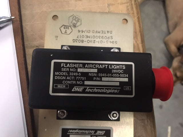 DNE Technologies Flasher Aircraft Lights Model:150-0008  NSN:5945-01-290-8035 P/N:3241-7