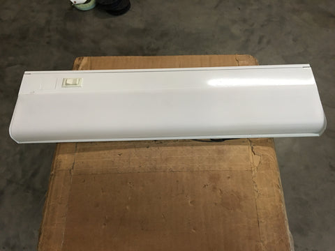 LUMAPRO 18" x 4-1/2" x 1-1/4" Hardwired Undercabinet Fixture P/N:2V691B