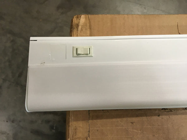 LUMAPRO 18" x 4-1/2" x 1-1/4" Hardwired Undercabinet Fixture P/N:2V691B