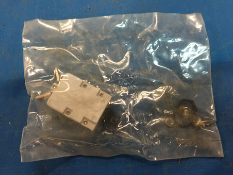 Mechanical Products 700-001-10, 10Amp Circuit Breaker NSN:5925-00-686-3297 Model:MS25244-10