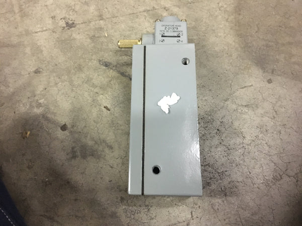 New Allen Bradley 802X-A4 Limit Switch, Lever Type