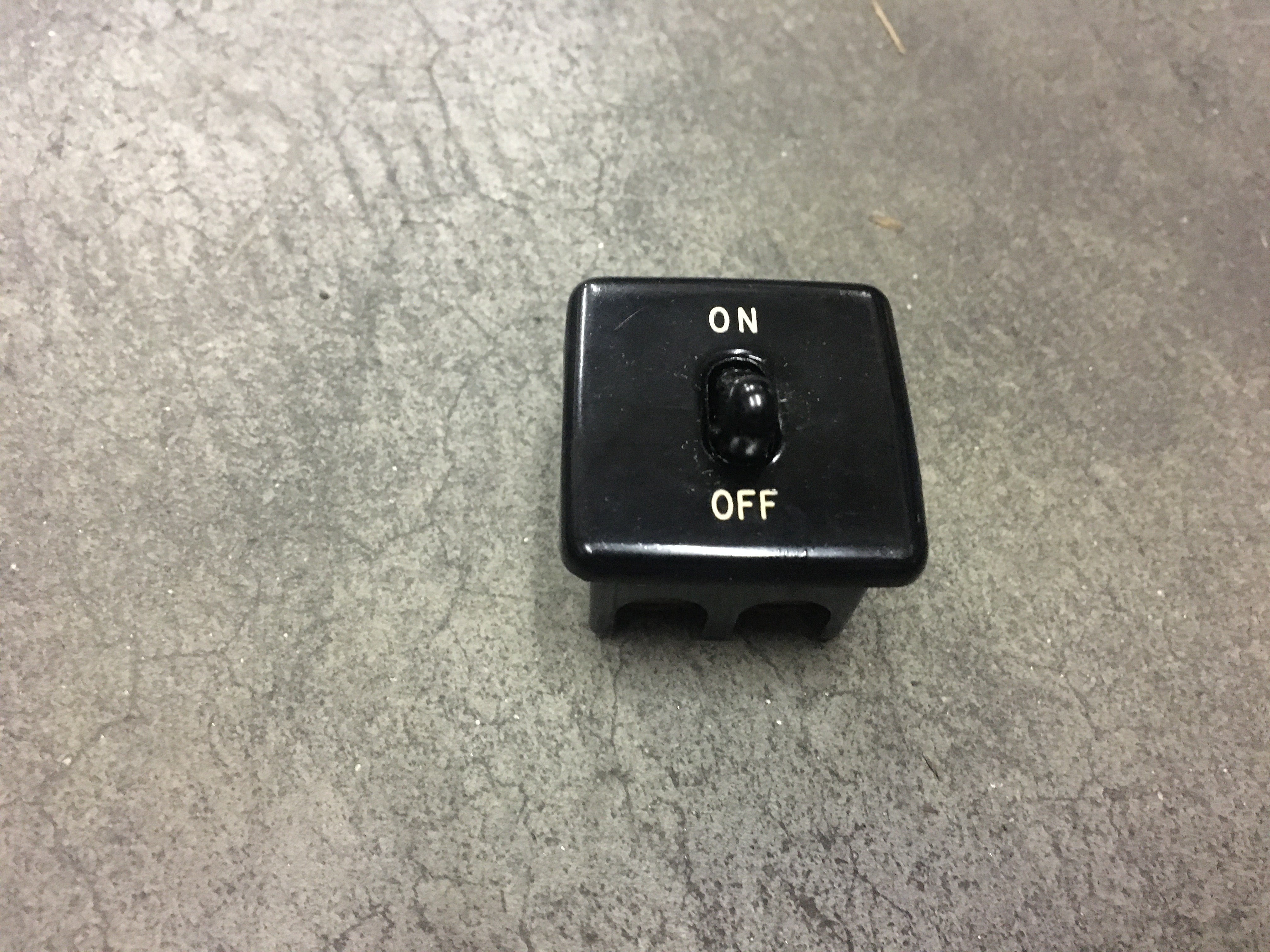 Electro Switch On/Off Toggle Switch NSN:5930-00-275-3106 P/N:7143613P001